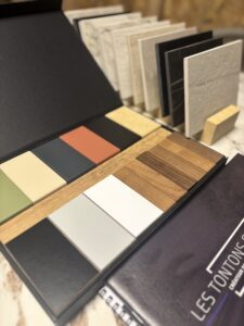 Lire la suite à propos de l’article Quels matériaux choisir pour une cuisine d’extérieur durable et haut de gamme ?