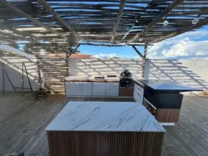 Lire la suite à propos de l’article Tendances 2026 : les nouvelles inspirations pour une cuisine extérieure haut de gamme