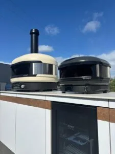 Lire la suite à propos de l’article Une nouvelle signature de la cuisine extérieure : le partenariat Les Tontons Grilleurs et Gozney